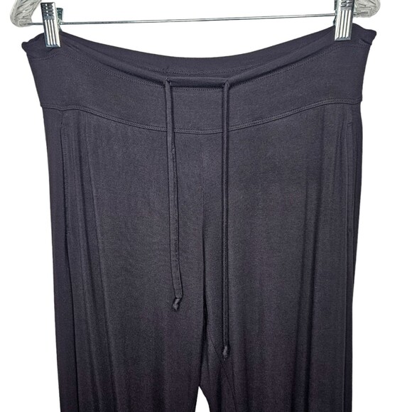 SOLD. BAREFOOT DREAMS Luxe Milk Jersey Black Lounge Pants Joggers Women's Medium - Picture 3 of 8